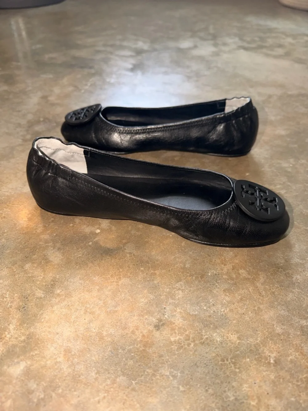 Tory Burch Reva Black Leather Ballet Flats Black Logo Medallion - Size 6.5 - Picture 9 of 11